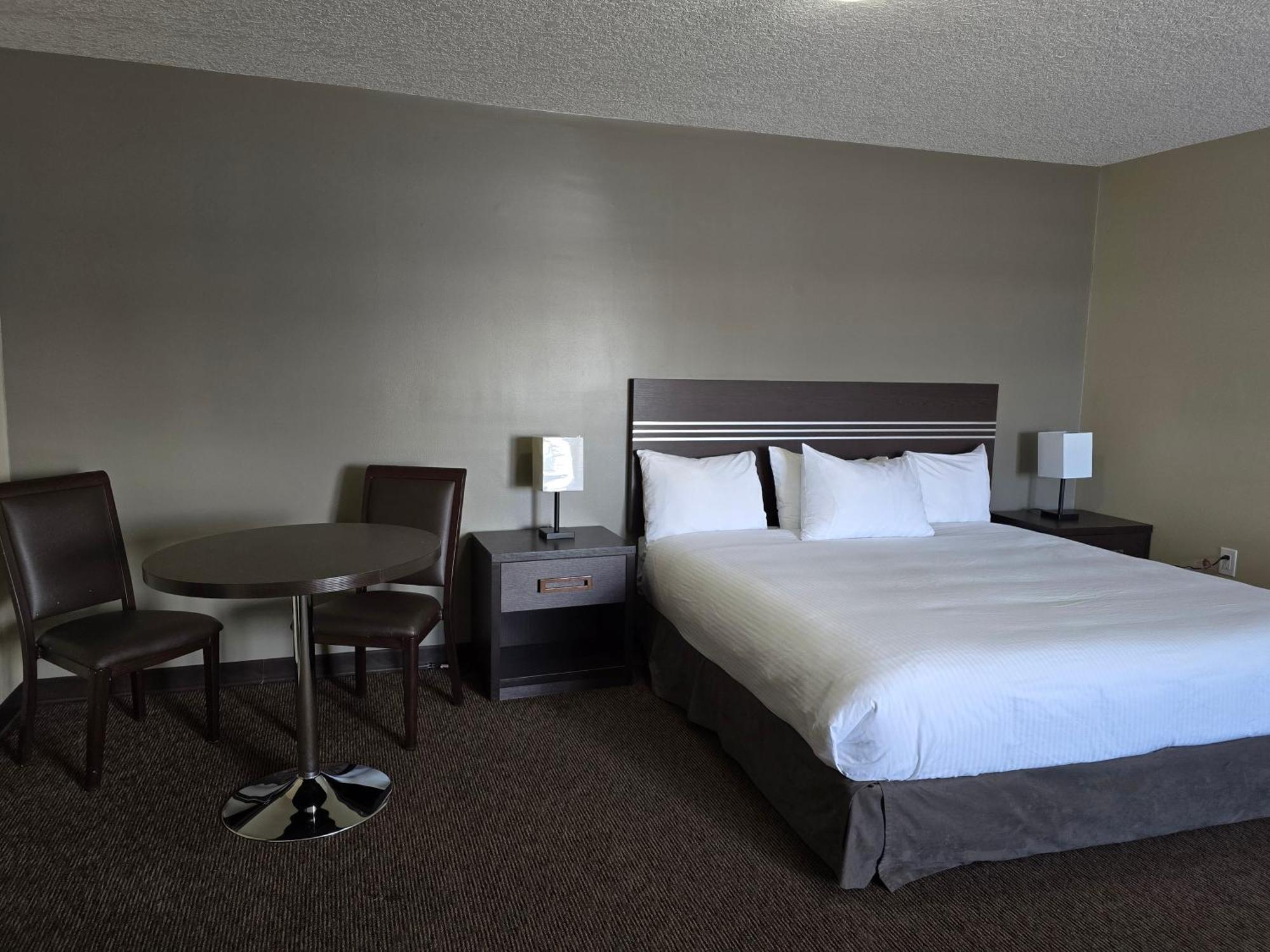 Royal Lodge Edmonton Esterno foto