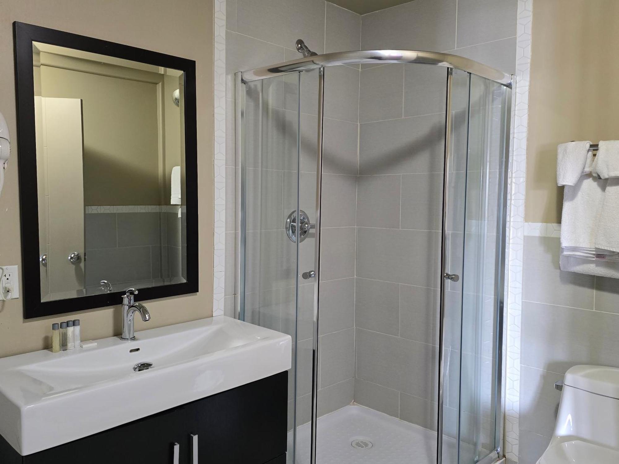 Royal Lodge Edmonton Esterno foto