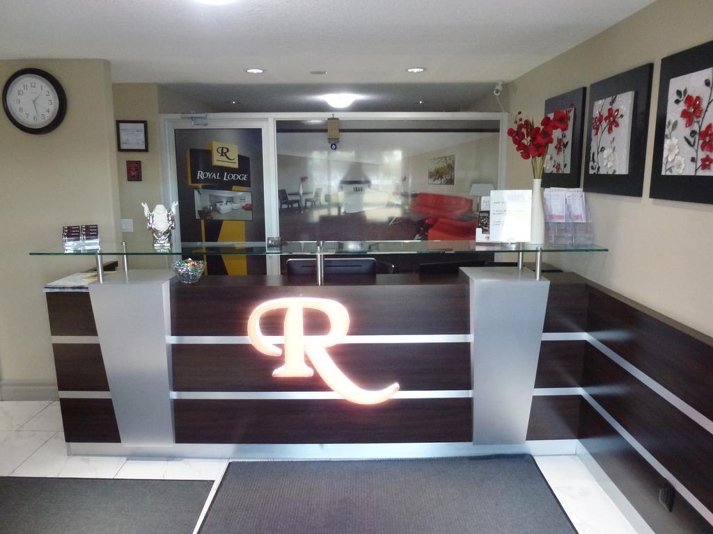 Royal Lodge Edmonton Esterno foto