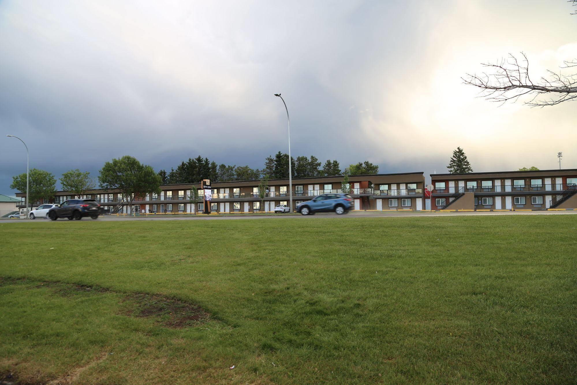 Royal Lodge Edmonton Esterno foto