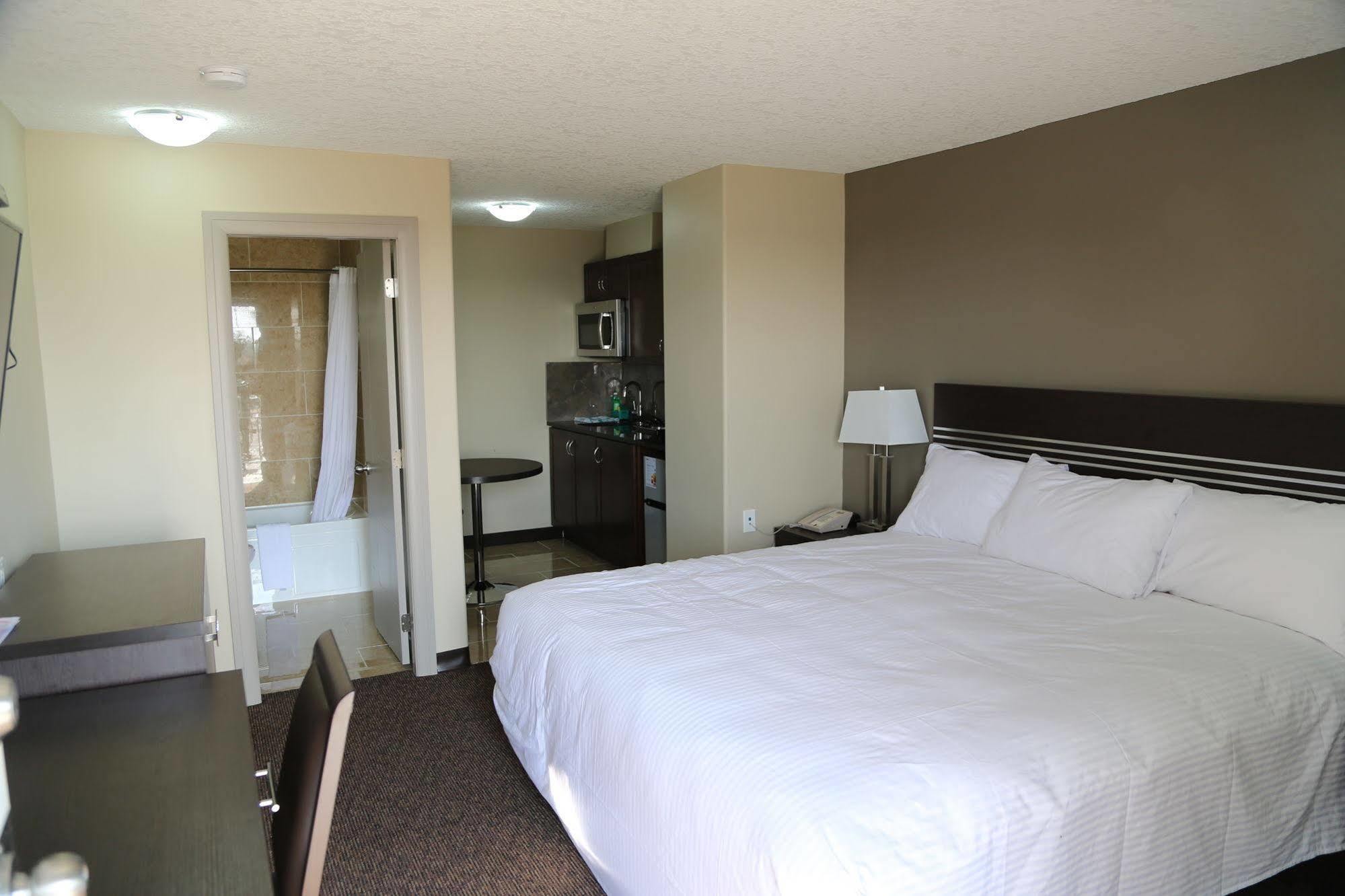 Royal Lodge Edmonton Esterno foto