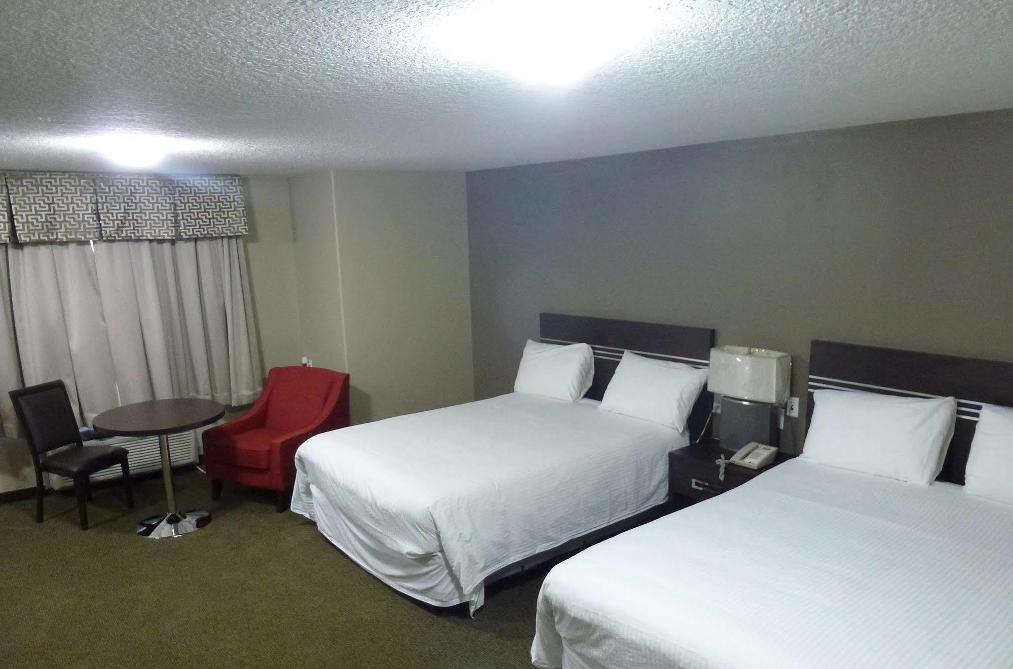 Royal Lodge Edmonton Esterno foto