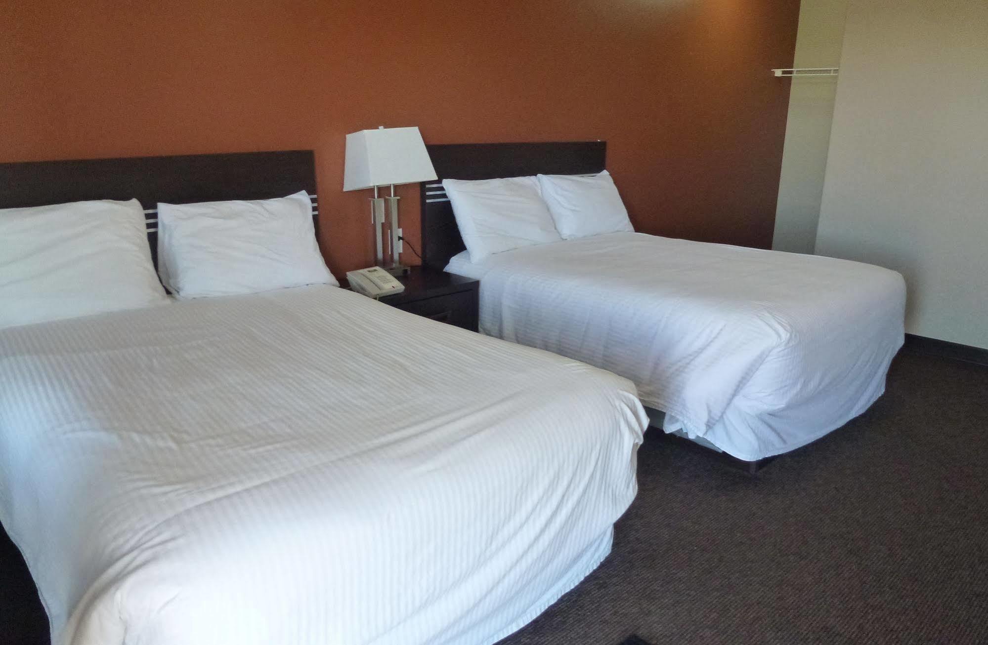 Royal Lodge Edmonton Esterno foto