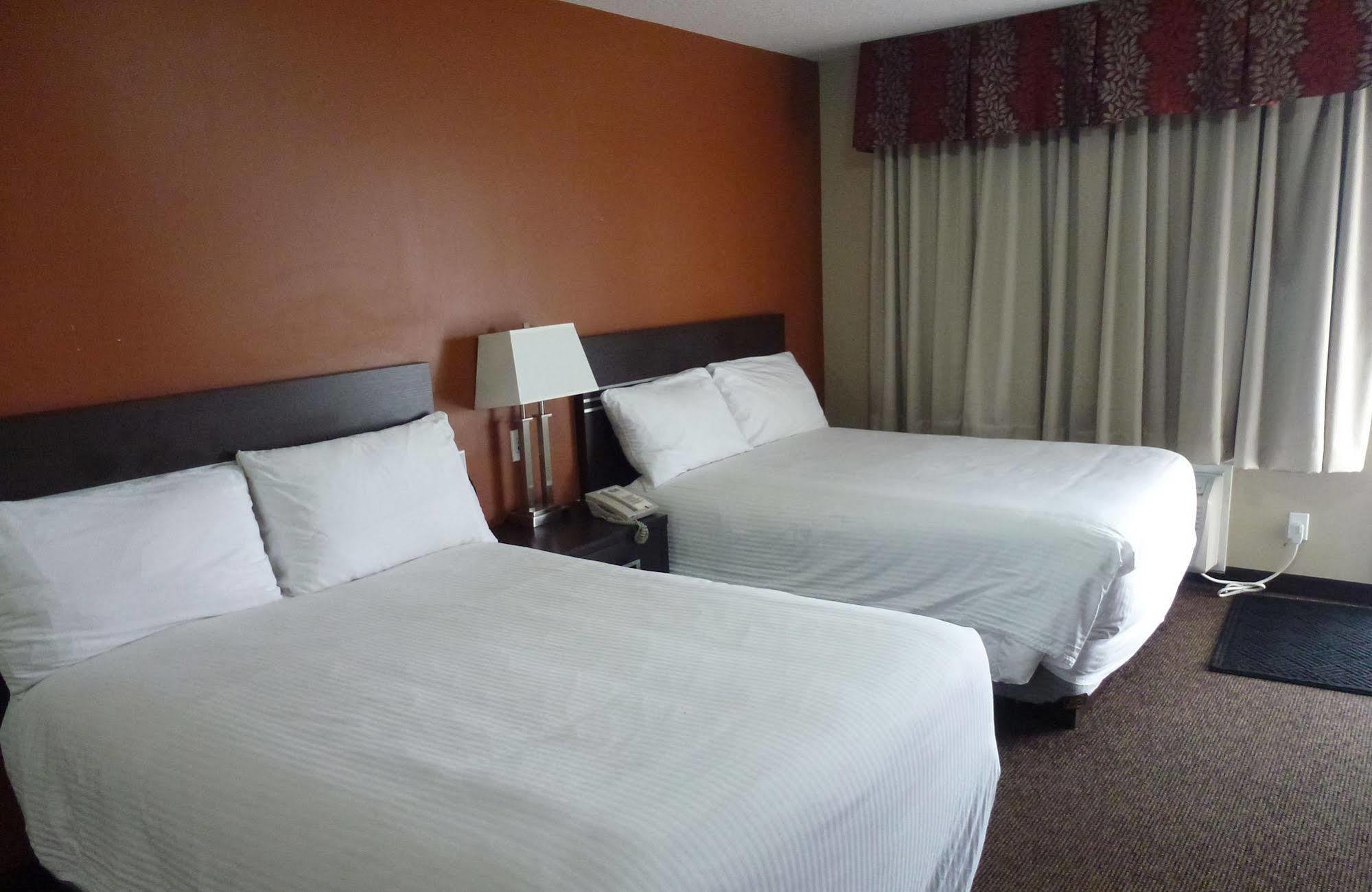 Royal Lodge Edmonton Esterno foto